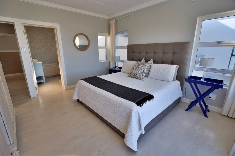 4 Bedroom Property for Sale in Stilbaai Oos Western Cape